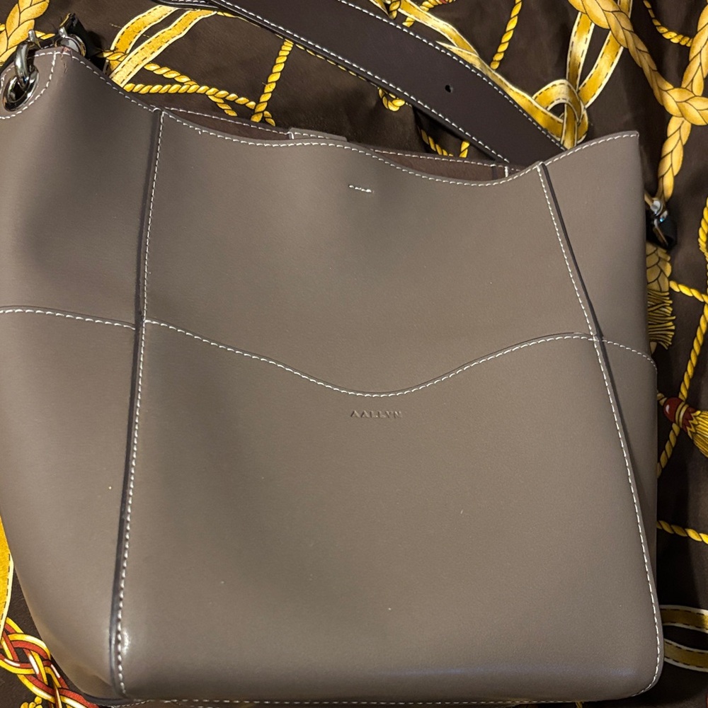 Wood Berry Bucket Bag Purse